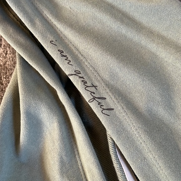 Peace Love World hoodie - Picture 3 of 4